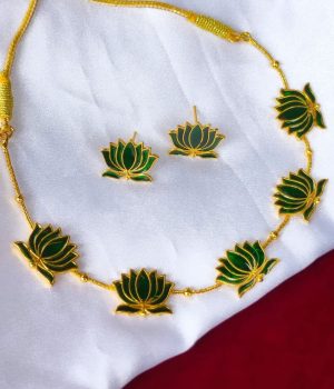 Green Lotus Necklace setRs. 380